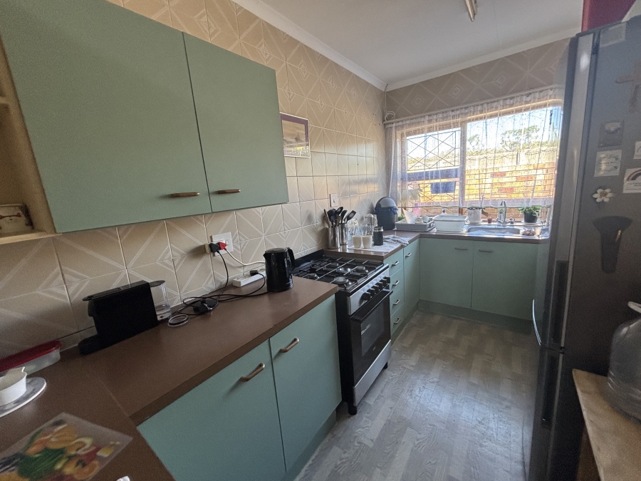 2 Bedroom Property for Sale in Summerstrand Eastern Cape